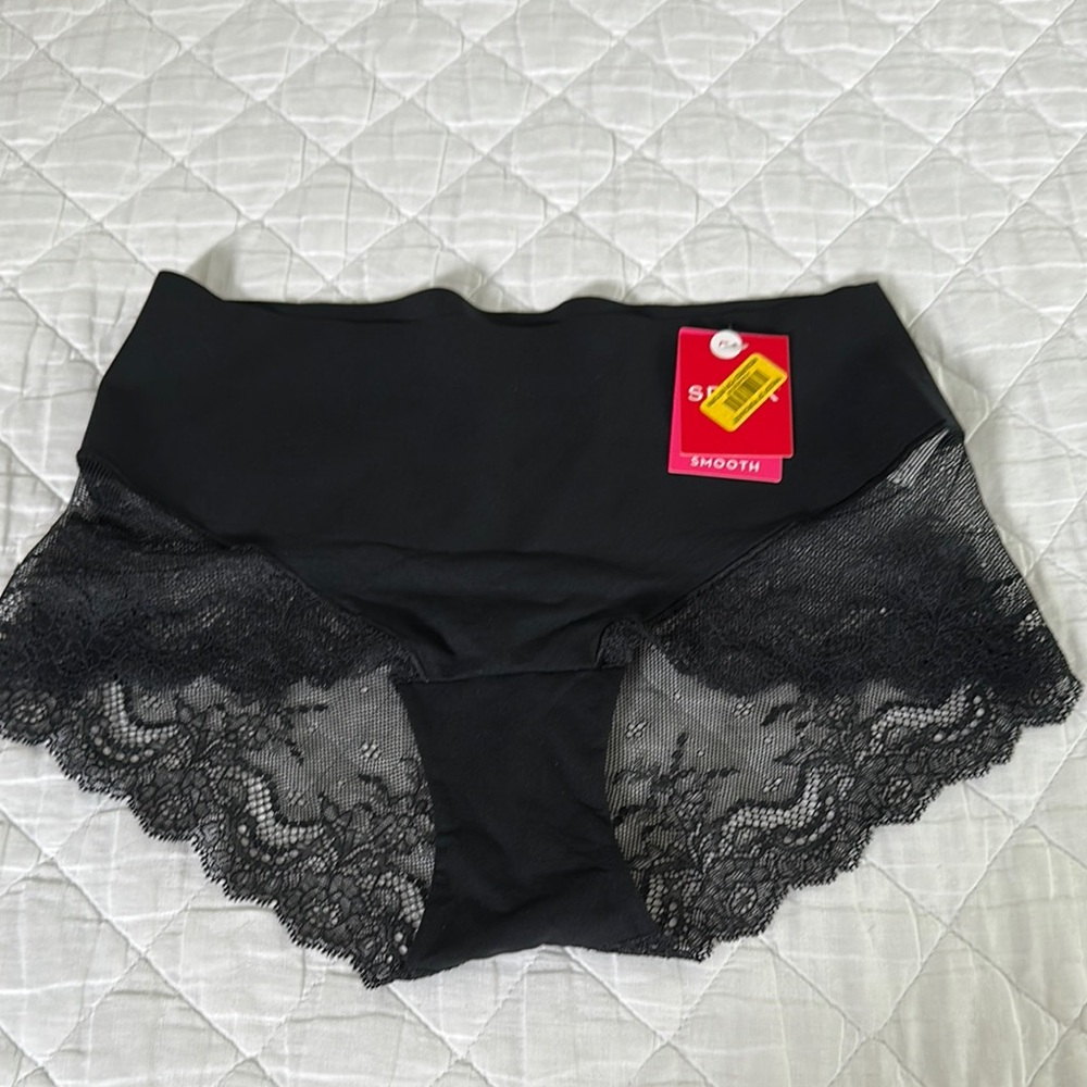 Elegant Black Lace Women's Intimate